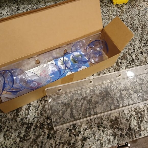 🔥SALE🔥(2) Suction Cup Shelves for Indoor Plants - Picture 5 of 8